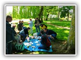 2c-Dou�-la-Fontaine, Picknick im Rosenpark Foullon (6) klein 052